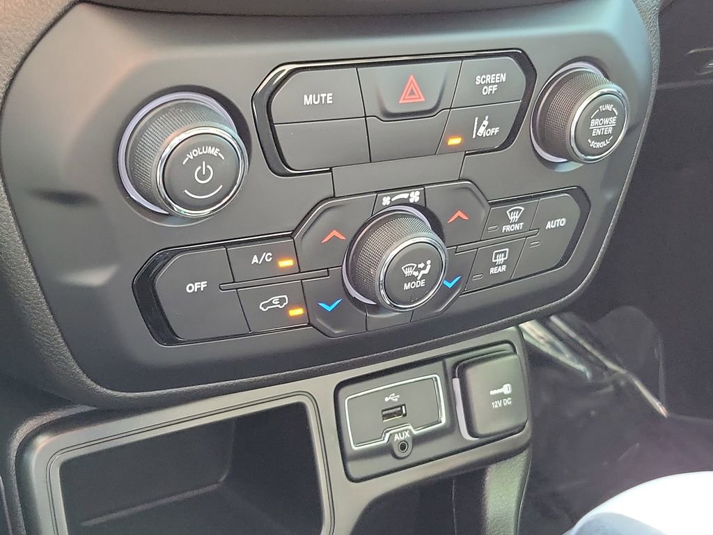 Used 2021 Jeep Renegade Latitude image 30