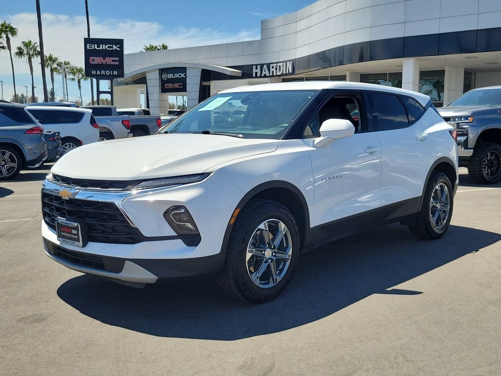 Used 2024 Chevrolet Blazer LT FWD image 2