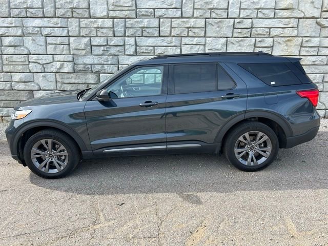 Used 2024 Ford Explorer XLT w/ Equipment Group 202A AWD/4WD image 3