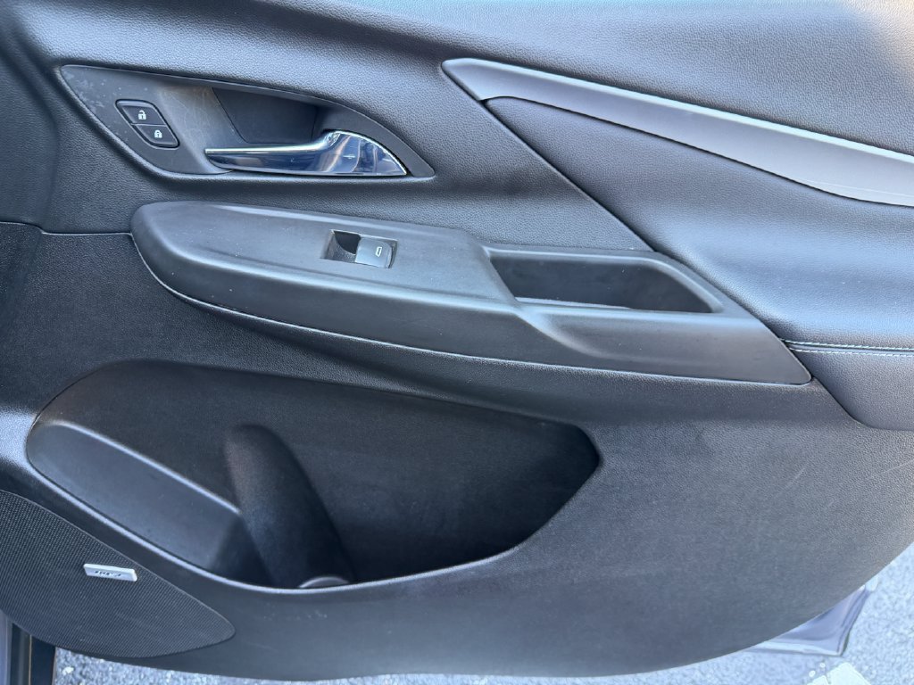 Used 2023 Chevrolet Bolt LT w/ Infotainment Package FWD image 23