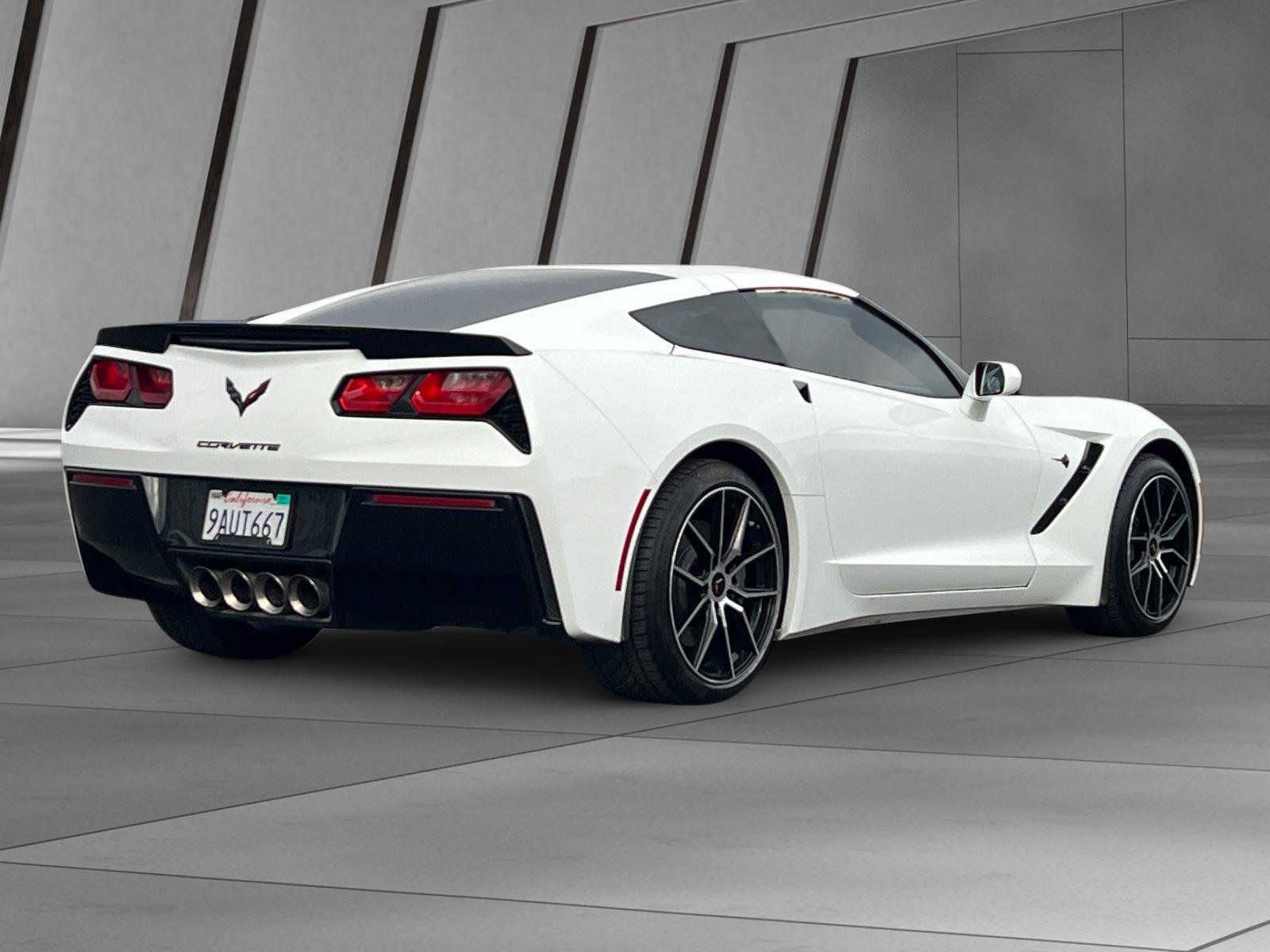 Used 2015 Chevrolet Corvette Stingray Coupe RWD image 4