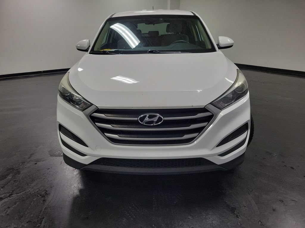 Used 2017 Hyundai Tucson SE FWD image 2