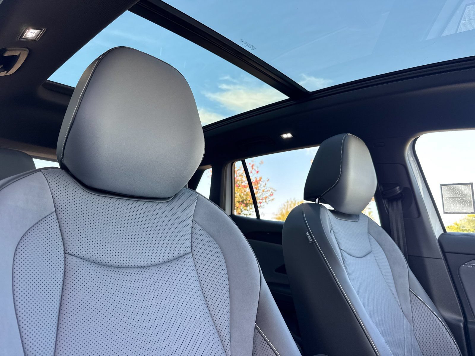 New 2026 Volkswagen Tiguan SE R-Line AWD/4WD image 17