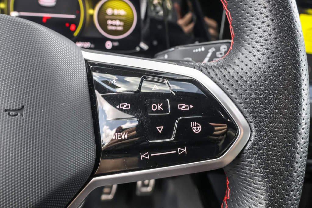 Certified 2024 Volkswagen GTI S FWD image 20