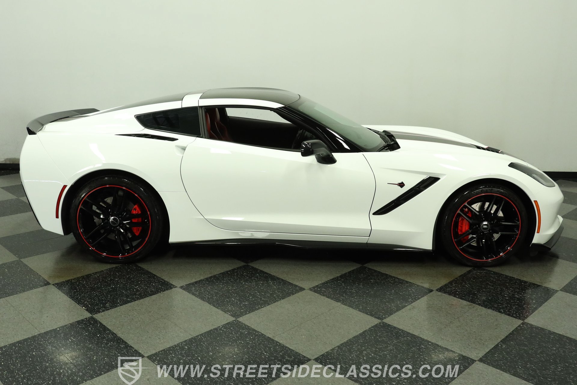Used 2015 Chevrolet Corvette Stingray Coupe w/ Pacific Design Package RWD image 13