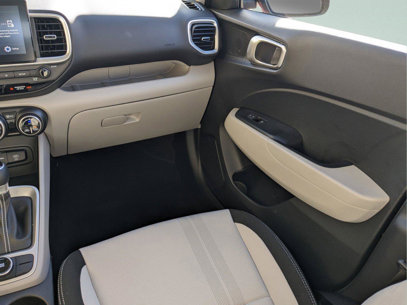 New 2025 Hyundai Venue SEL FWD image 15