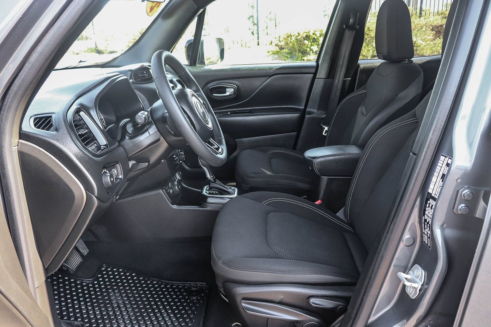 Used 2022 Jeep Renegade Altitude AWD/4WD image 22