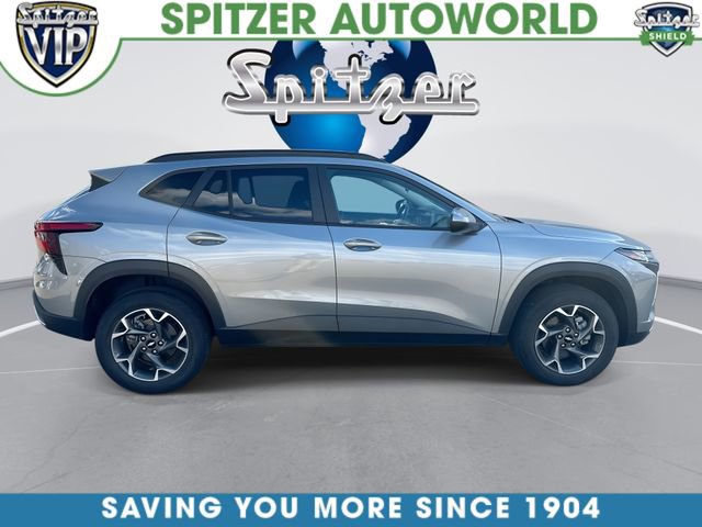 Used 2024 Chevrolet Trax LT w/ Sunroof Package FWD image 10