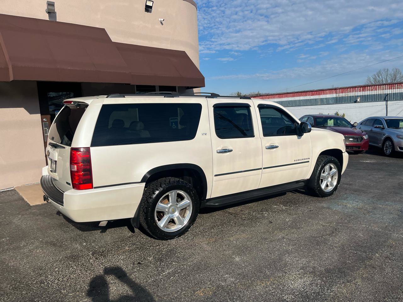 Used 2010 Chevrolet Suburban LTZ AWD/4WD image 5