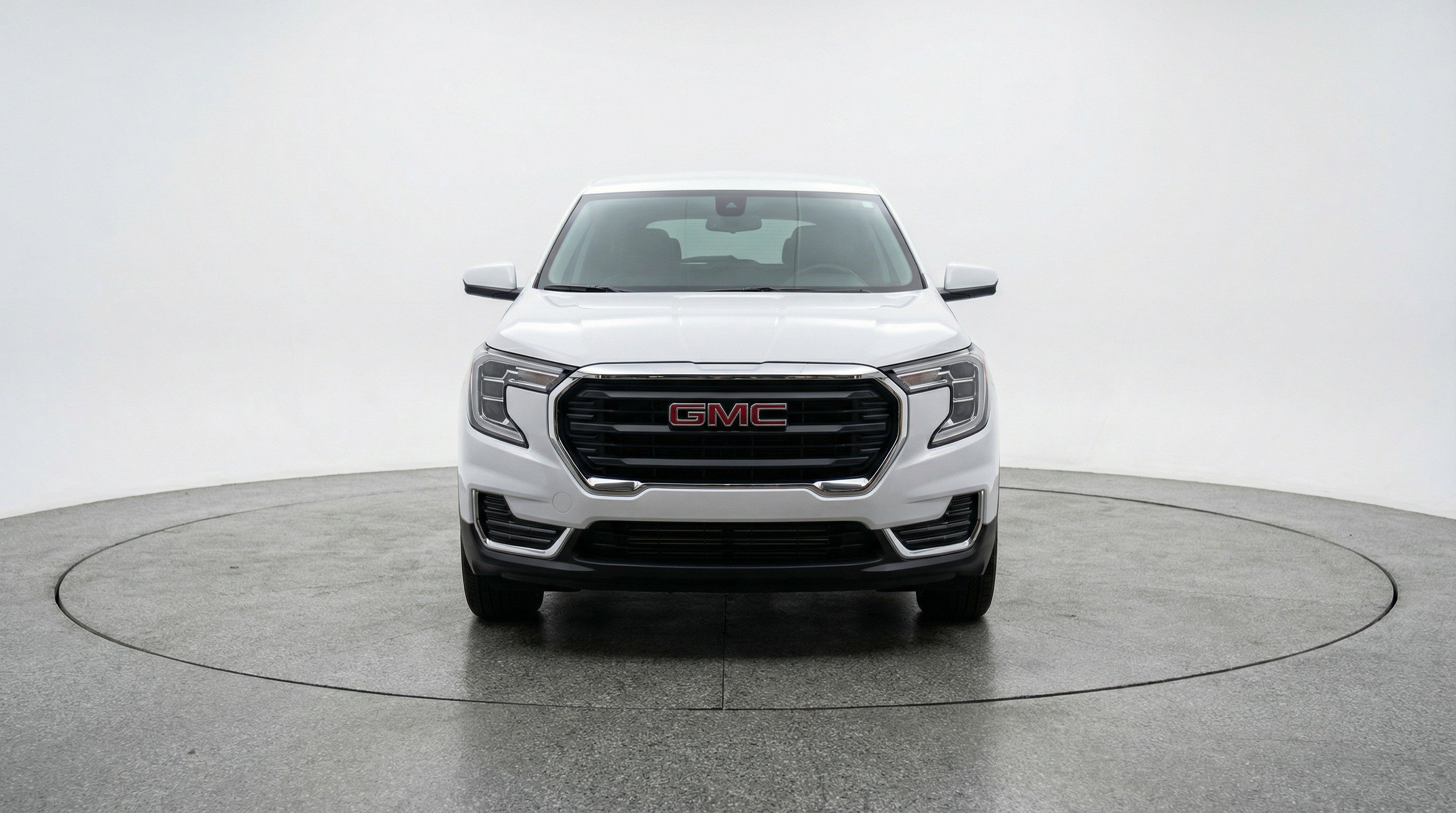 Used 2024 GMC Terrain SLE image 2