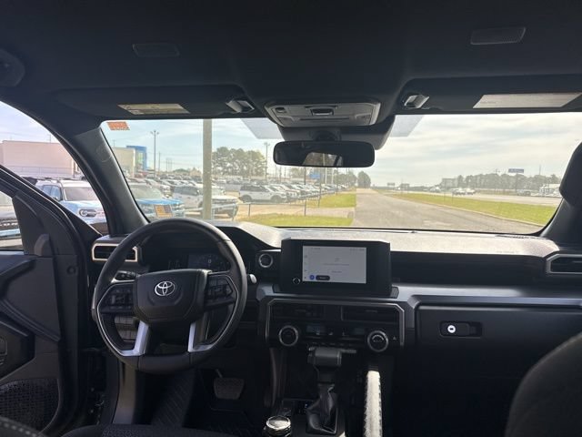 Used 2025 Toyota 4Runner SR5 AWD/4WD image 27