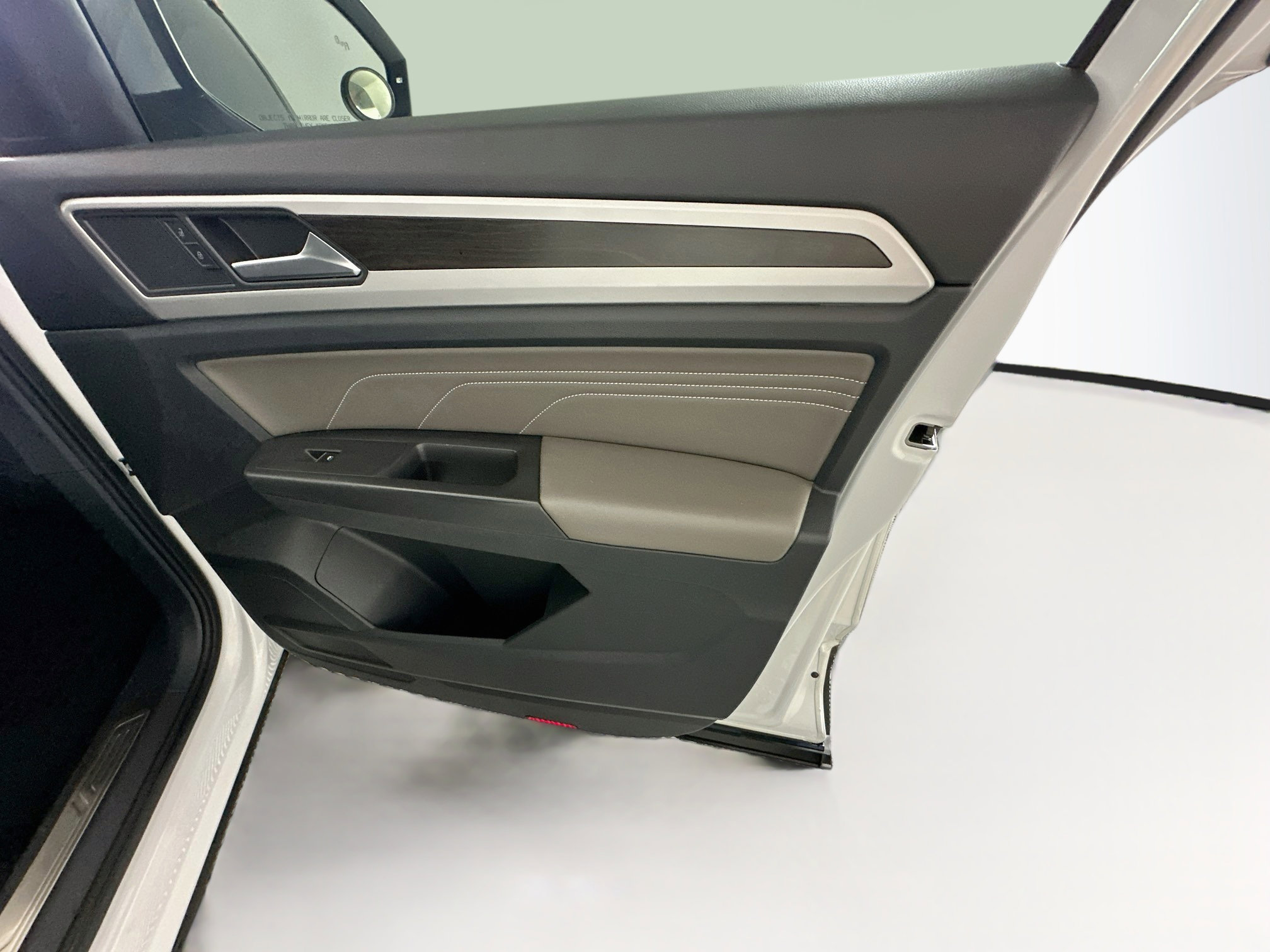 Used 2023 Volkswagen Atlas SE w/ Panoramic Sunroof Package AWD/4WD image 34