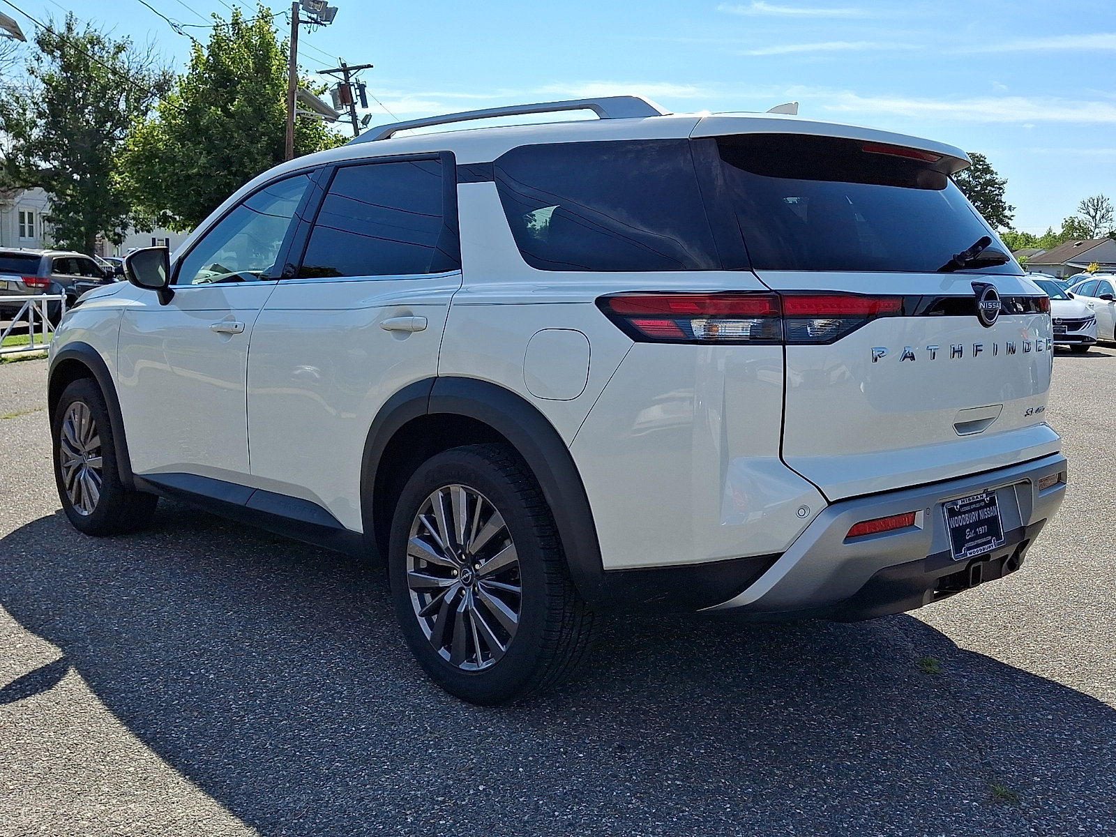 Certified 2023 Nissan Pathfinder SL w/ SL Premium Package AWD/4WD image 4