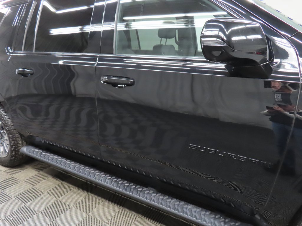 Used 2025 Chevrolet Suburban Z71 image 37