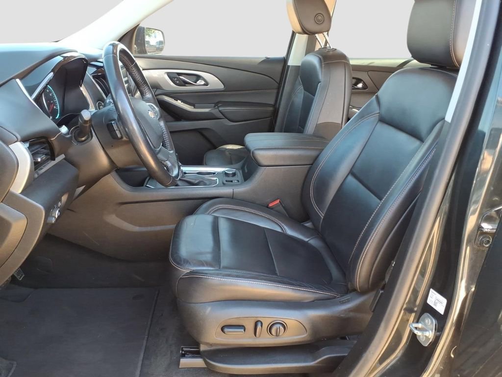 Used 2021 Chevrolet Traverse LT w/ LT Premium Package FWD image 23
