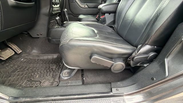 Used 2018 Jeep Wrangler Unlimited Altitude image 16