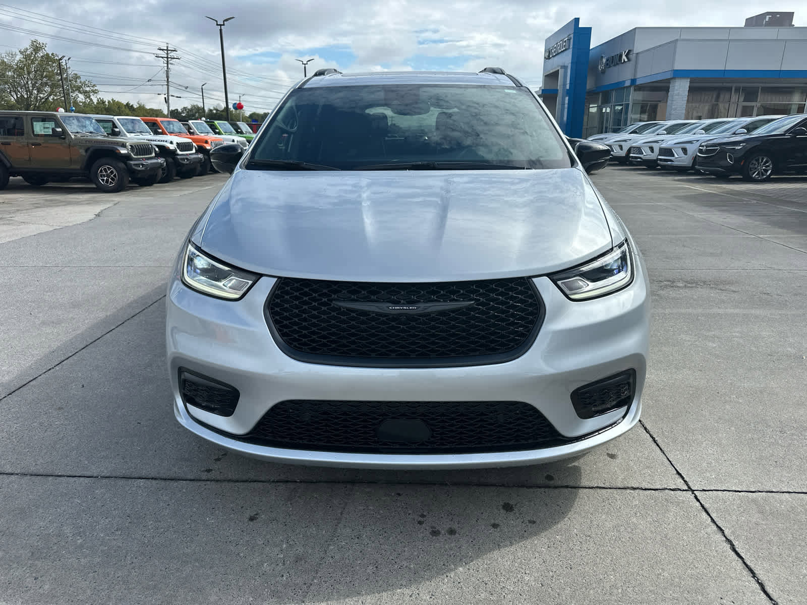 New 2026 Chrysler Pacifica Limited image 3