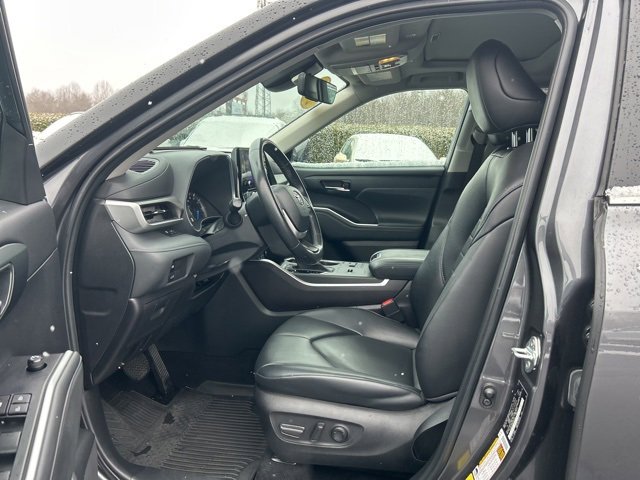 Used 2023 Toyota Highlander XLE image 15