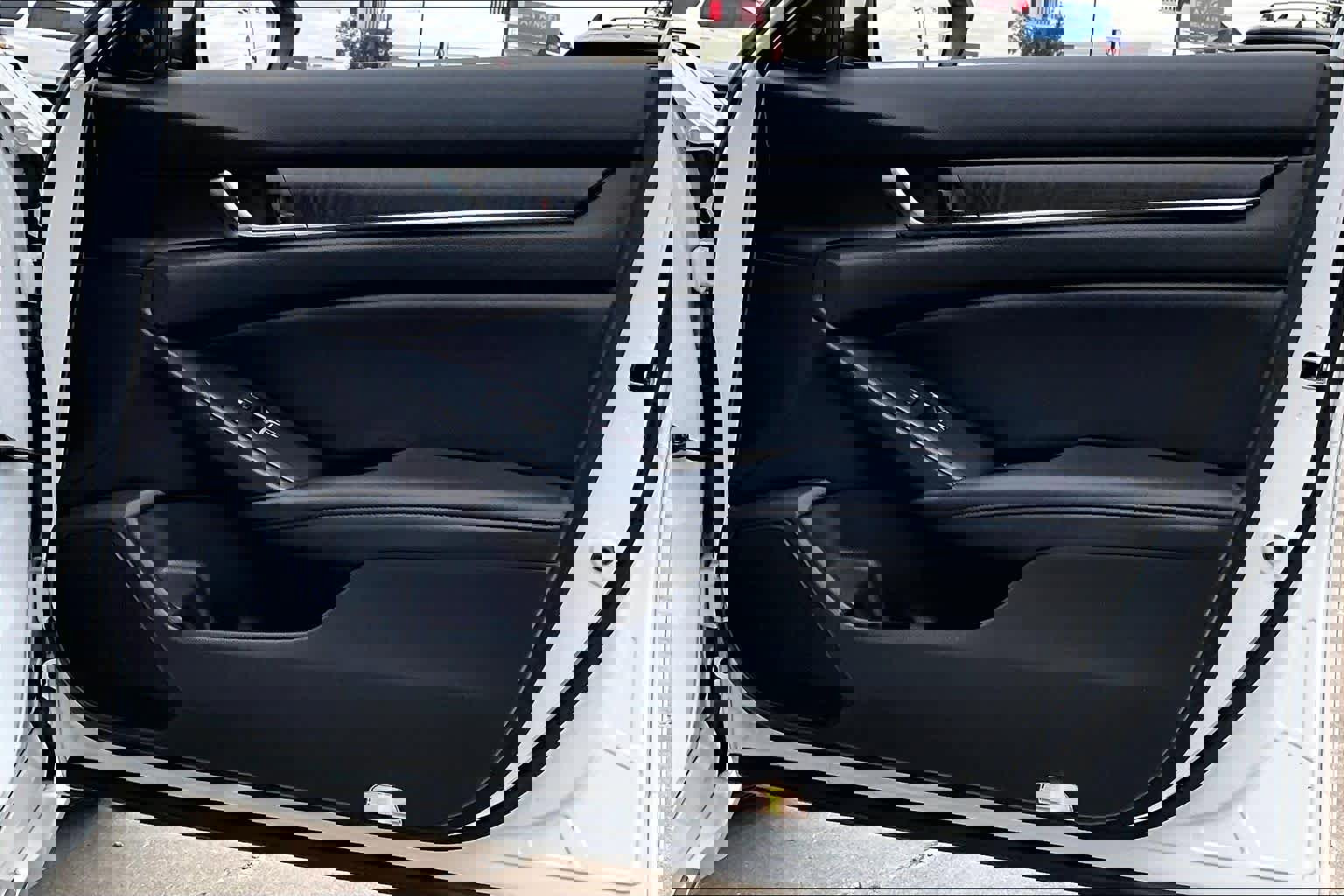 Used 2018 Honda Accord Touring image 22