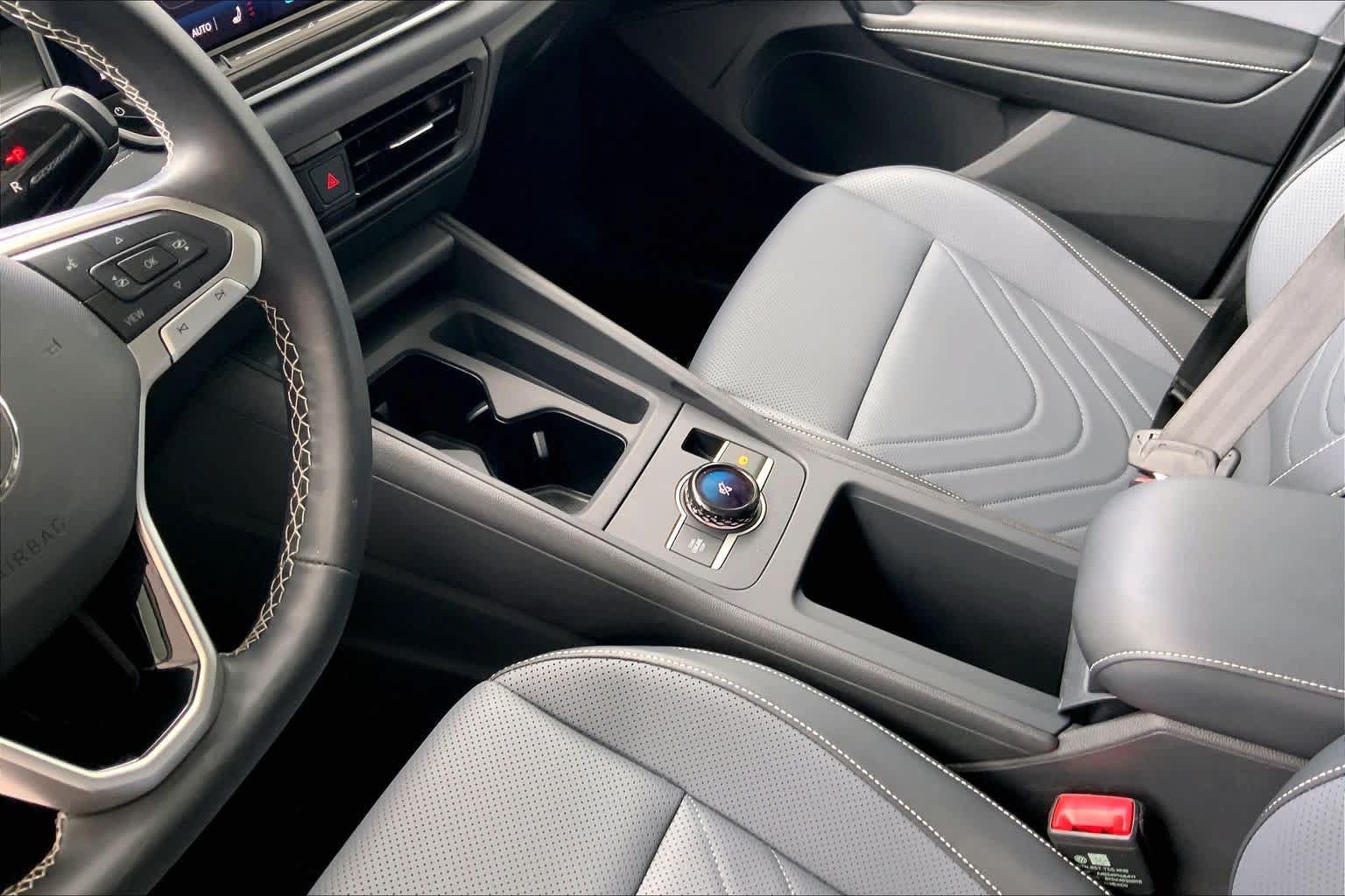 Certified 2026 Volkswagen Tiguan SE FWD image 16