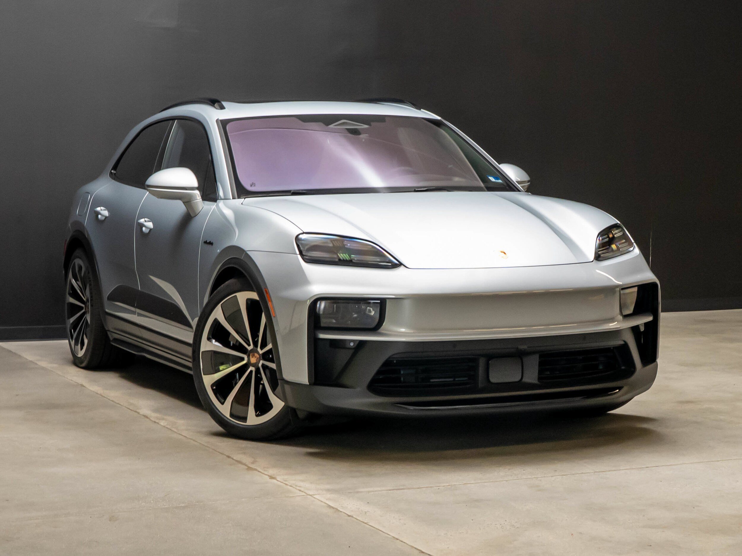New 2026 Porsche Macan GTS Electric AWD/4WD image 9