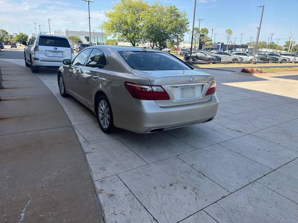 Used 2011 Lexus LS 460 AWD w/ Comfort Pkg image 4
