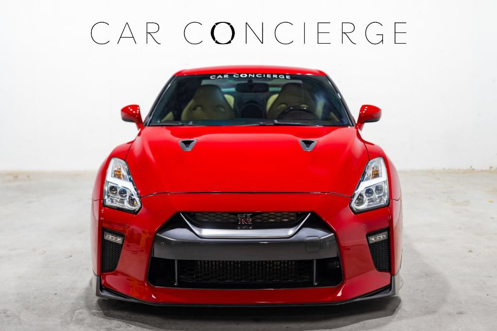 Used 2018 Nissan GT-R Premium AWD/4WD image 2