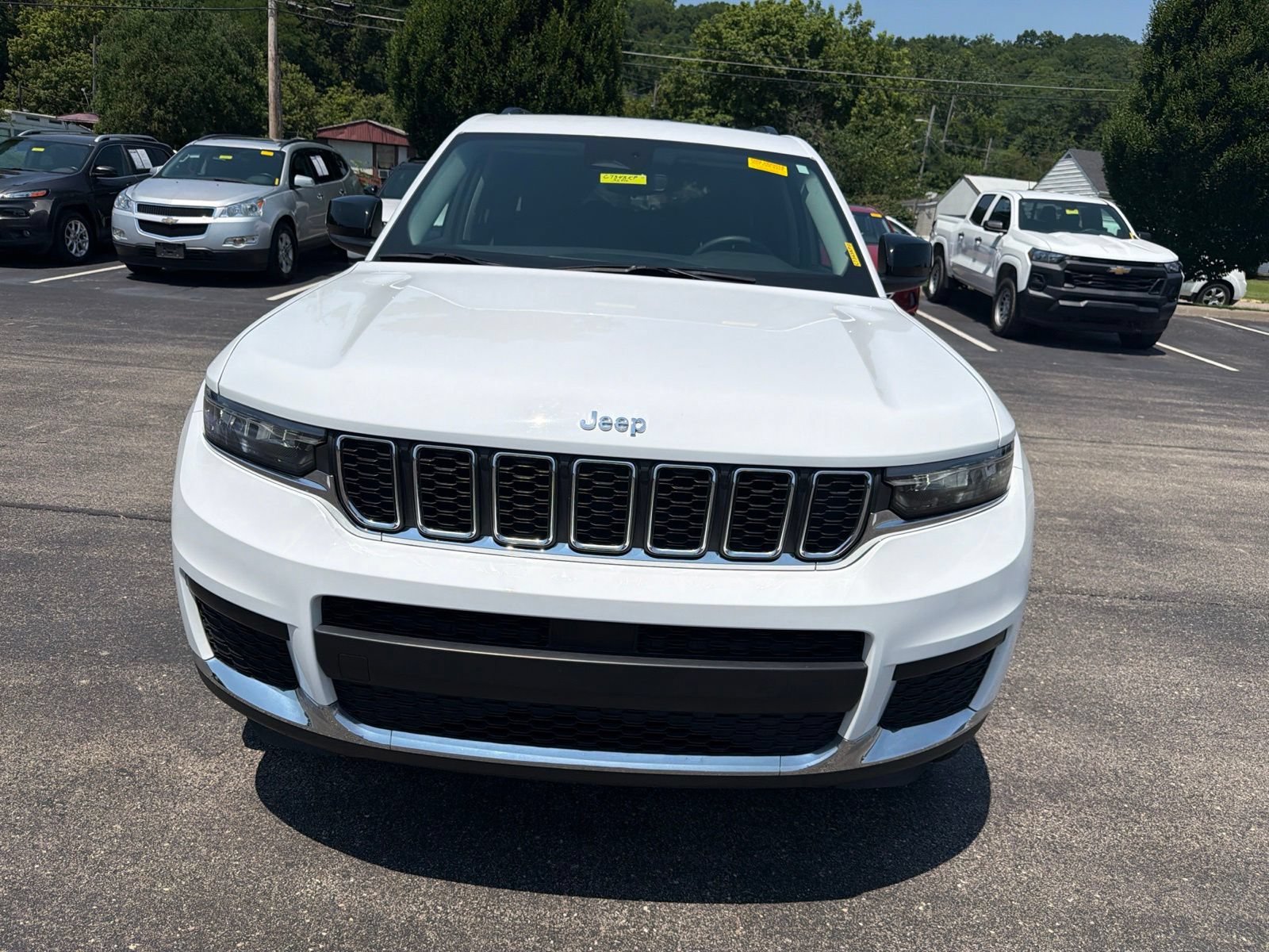 Used 2023 Jeep Grand Cherokee L Laredo AWD/4WD image 8