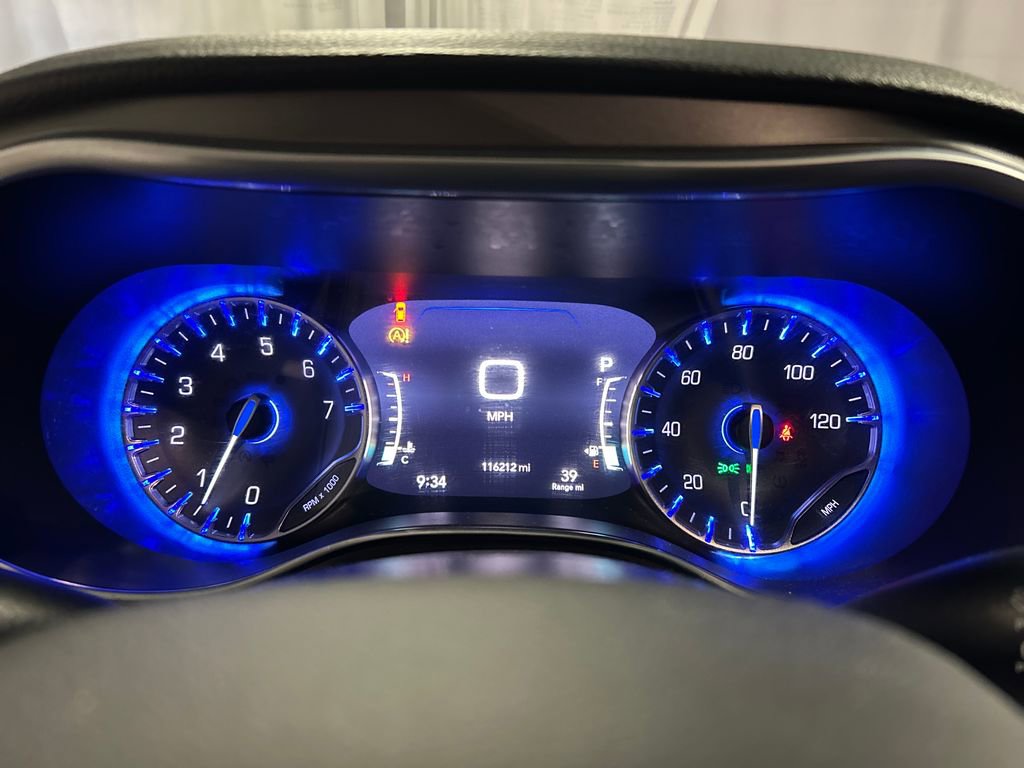 Used 2019 Chrysler Pacifica Limited FWD image 16