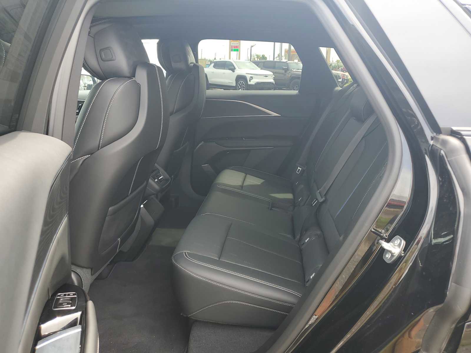 New 2025 Cadillac Lyriq Luxury image 13