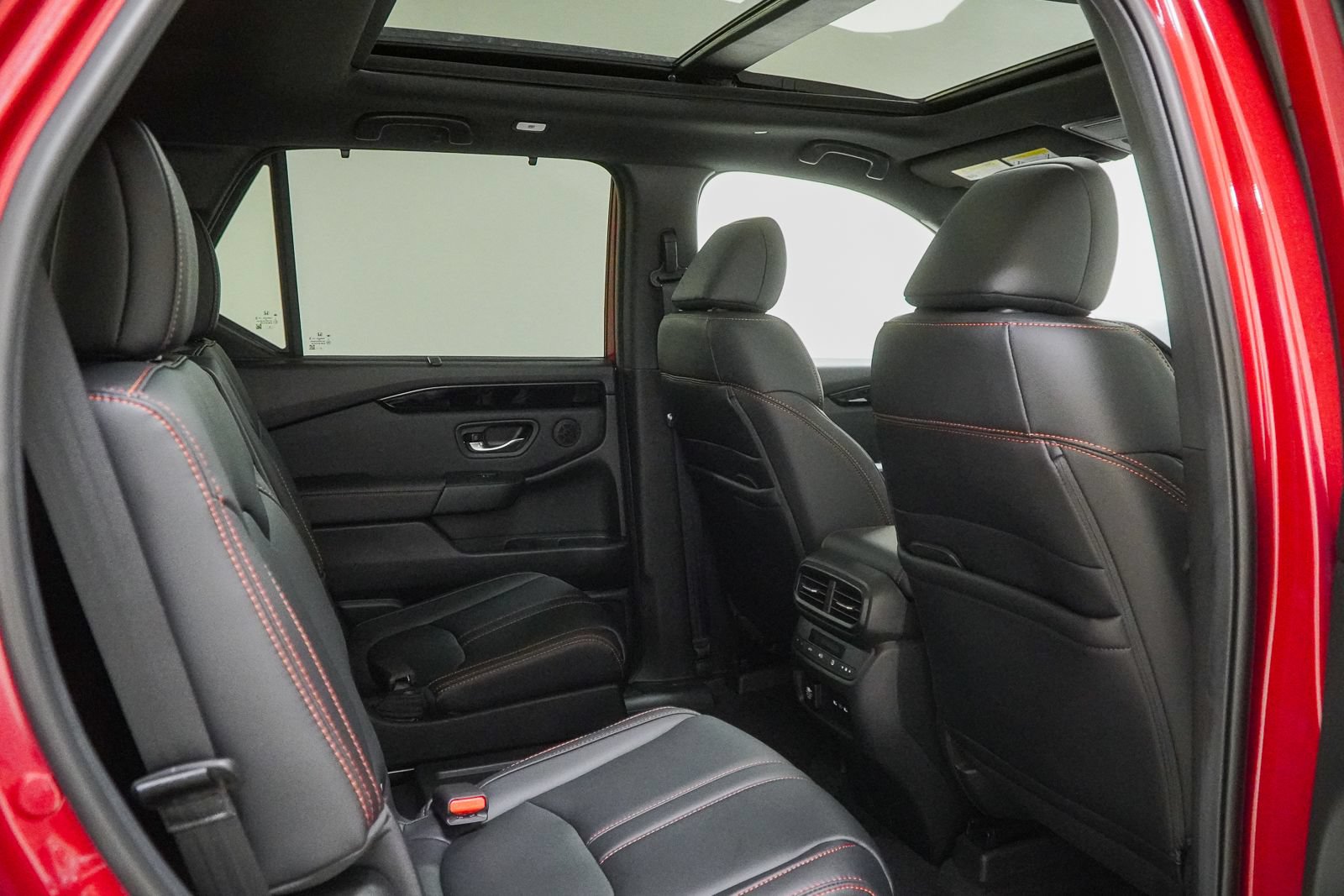 Certified 2025 Honda Pilot TrailSport image 42