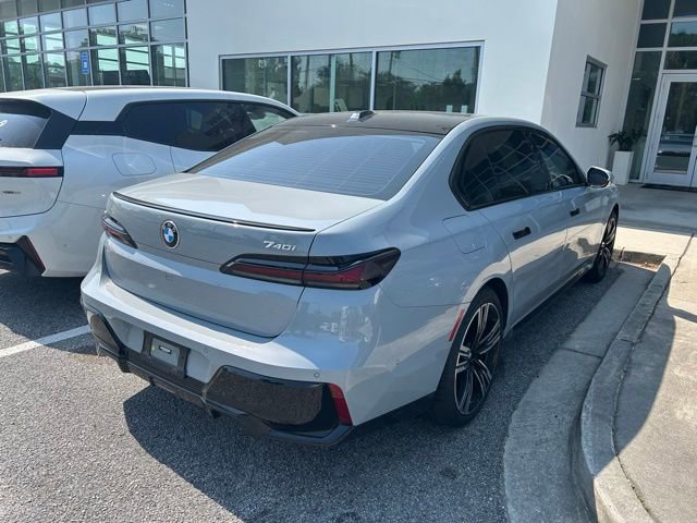 Used 2023 BMW 740i RWD image 7
