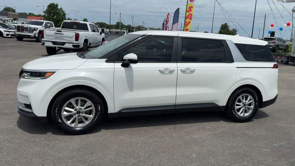 Used 2022 Kia Carnival LX FWD image 3
