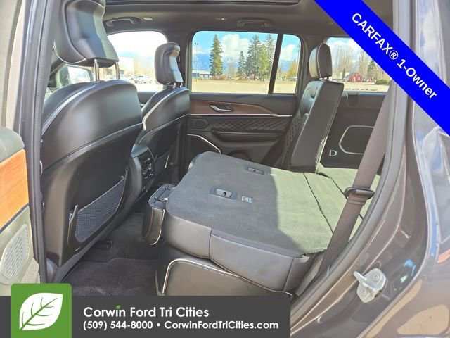 Used 2024 Jeep Grand Cherokee Summit AWD/4WD image 31