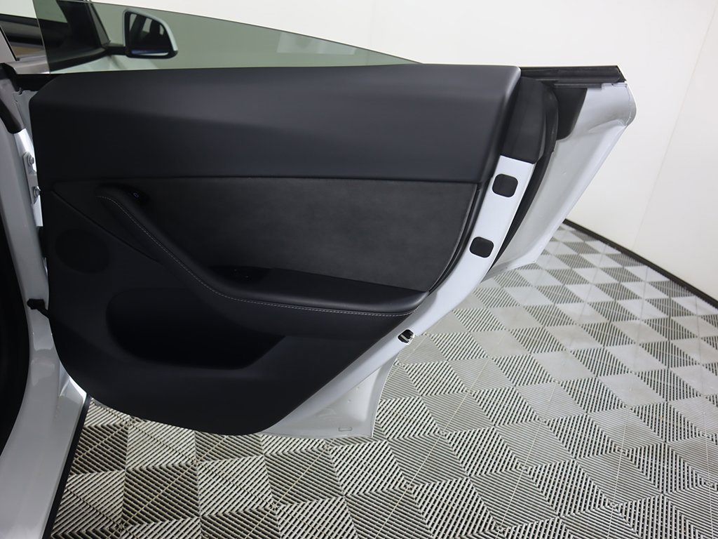 Used 2021 Tesla Model Y Long Range image 27