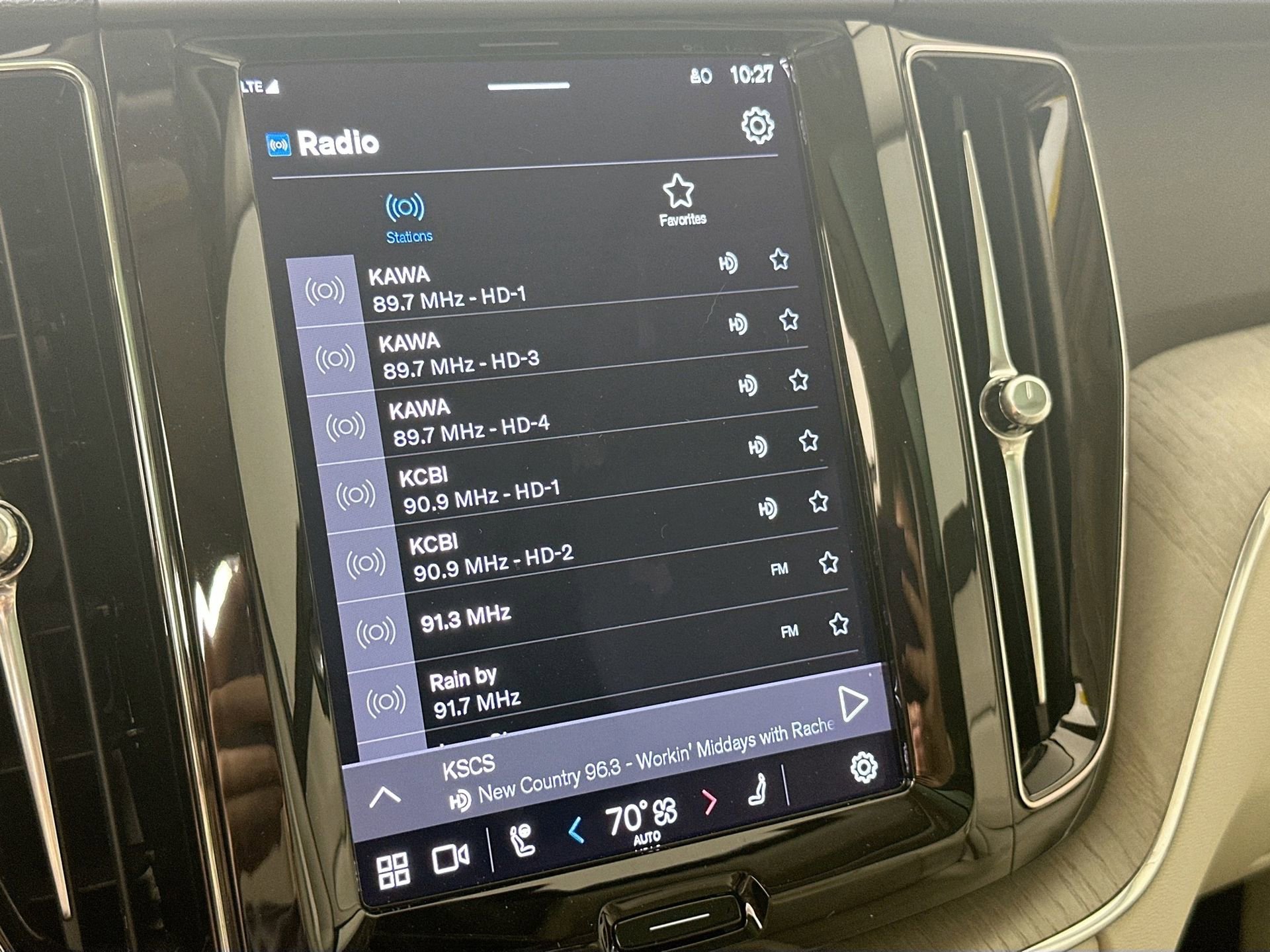 Used 2023 Volvo XC60 B5 Plus w/ Climate Package image 15