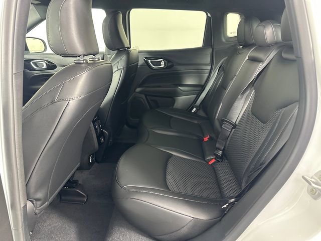 New 2026 Jeep Compass Latitude AWD/4WD image 13