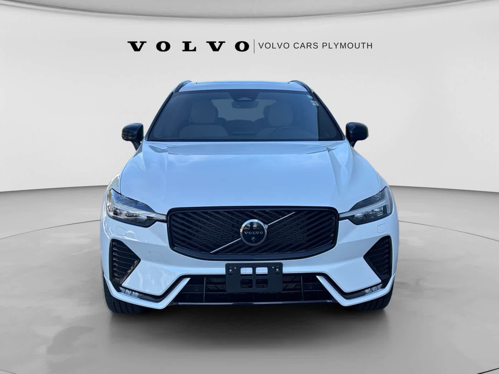 Used 2026 Volvo XC60 B5 Plus AWD/4WD image 2
