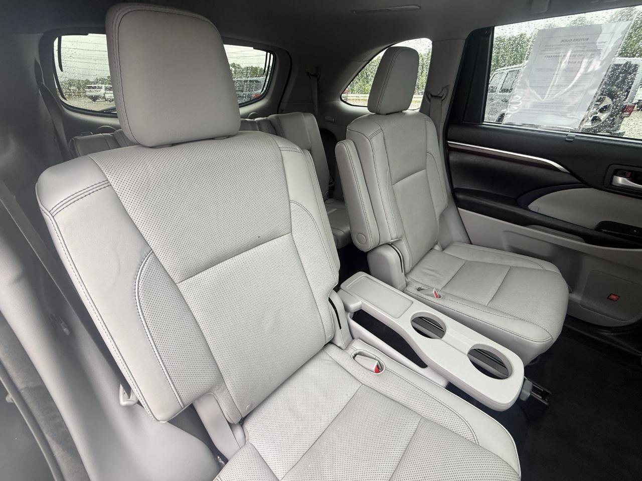 Used 2016 Toyota Highlander Limited Platinum FWD image 9