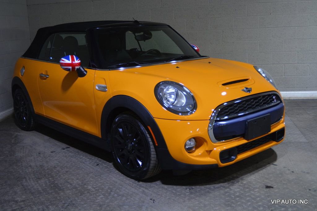 Used 2016 MINI Cooper S image 1
