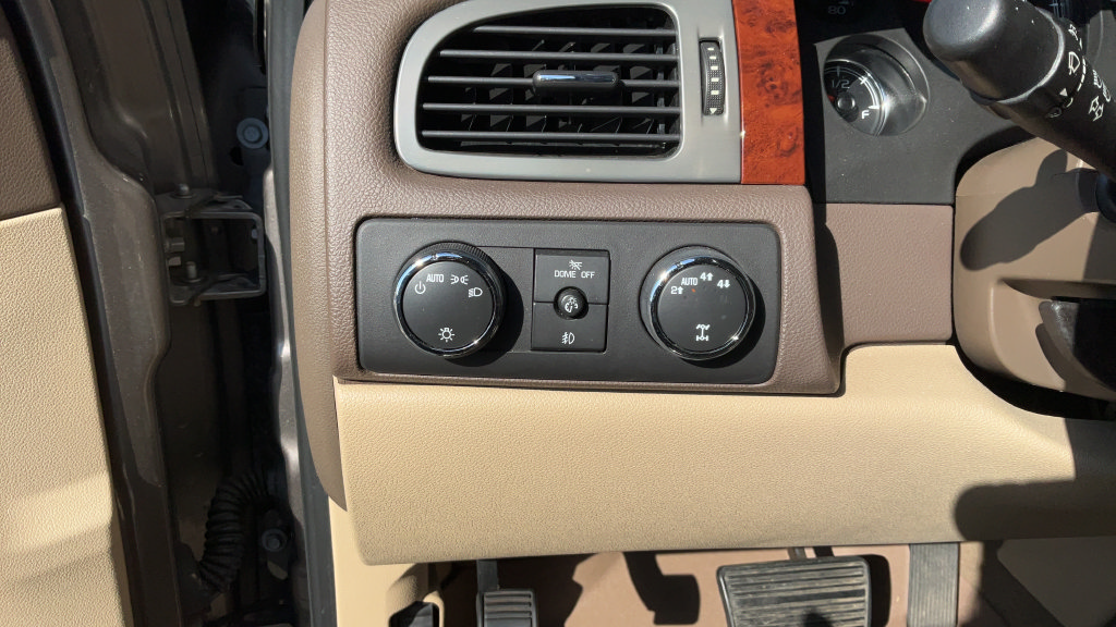 Certified 2012 Chevrolet Silverado 1500 LTZ w/ LPO, Deluxe Chrome Package AWD/4WD image 31