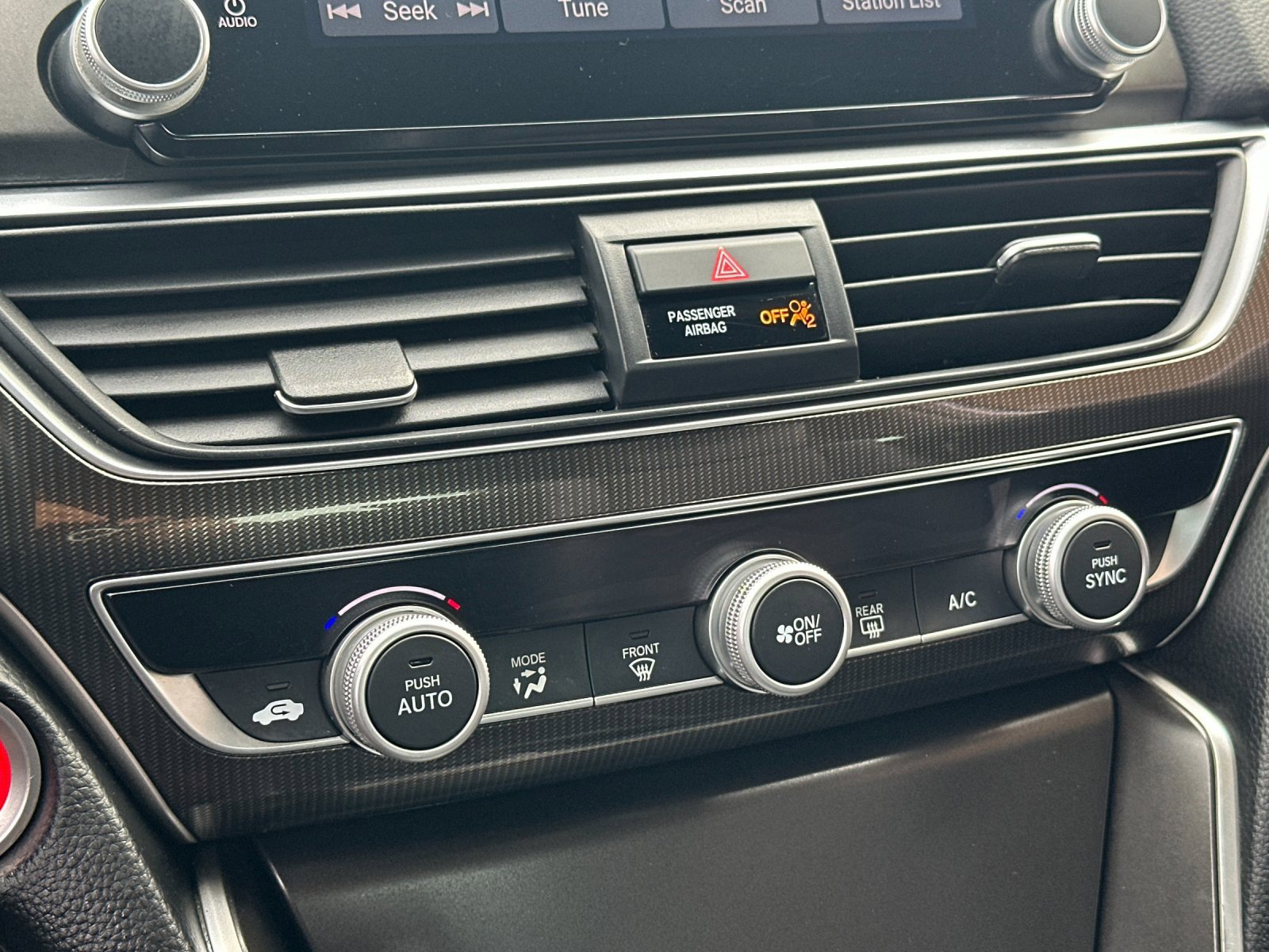 Used 2019 Honda Accord Sport image 18