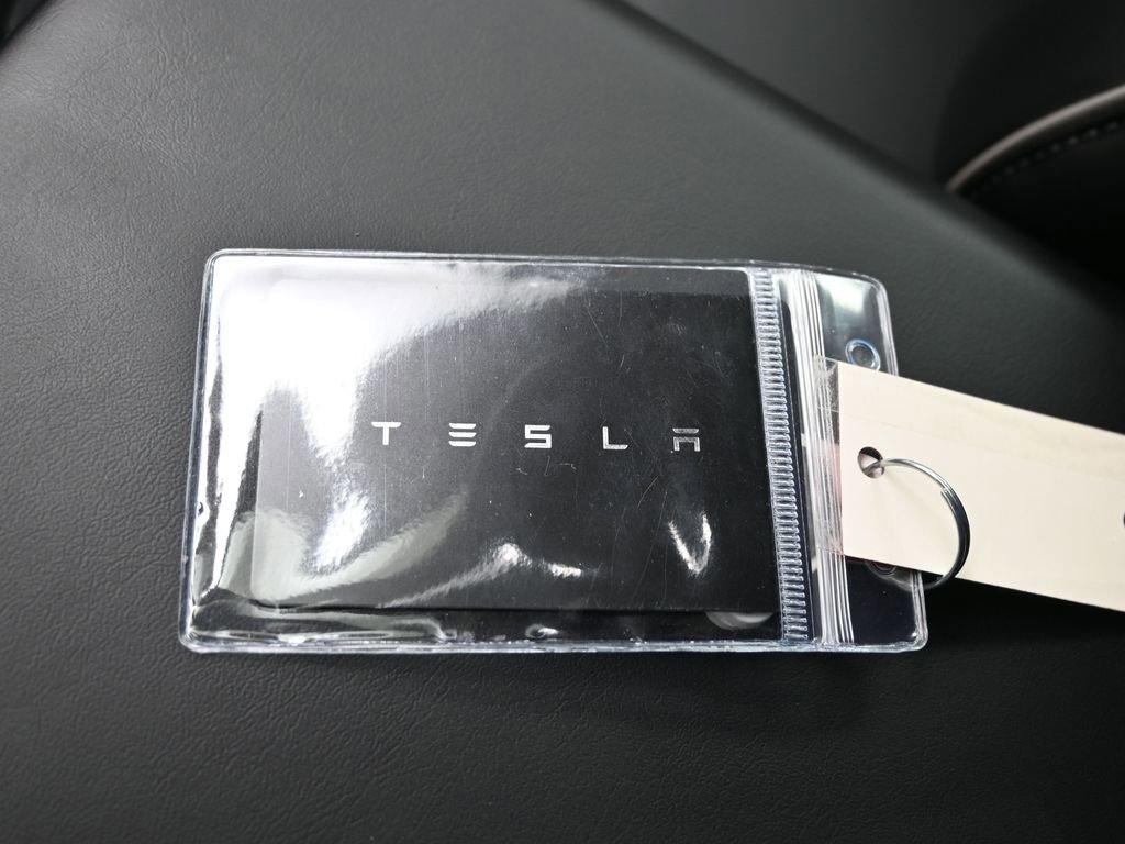 Used 2024 Tesla Cybertruck AWD Crew Cab image 35