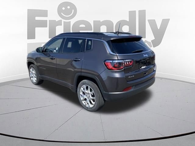 Used 2023 Jeep Compass Latitude AWD/4WD image 7
