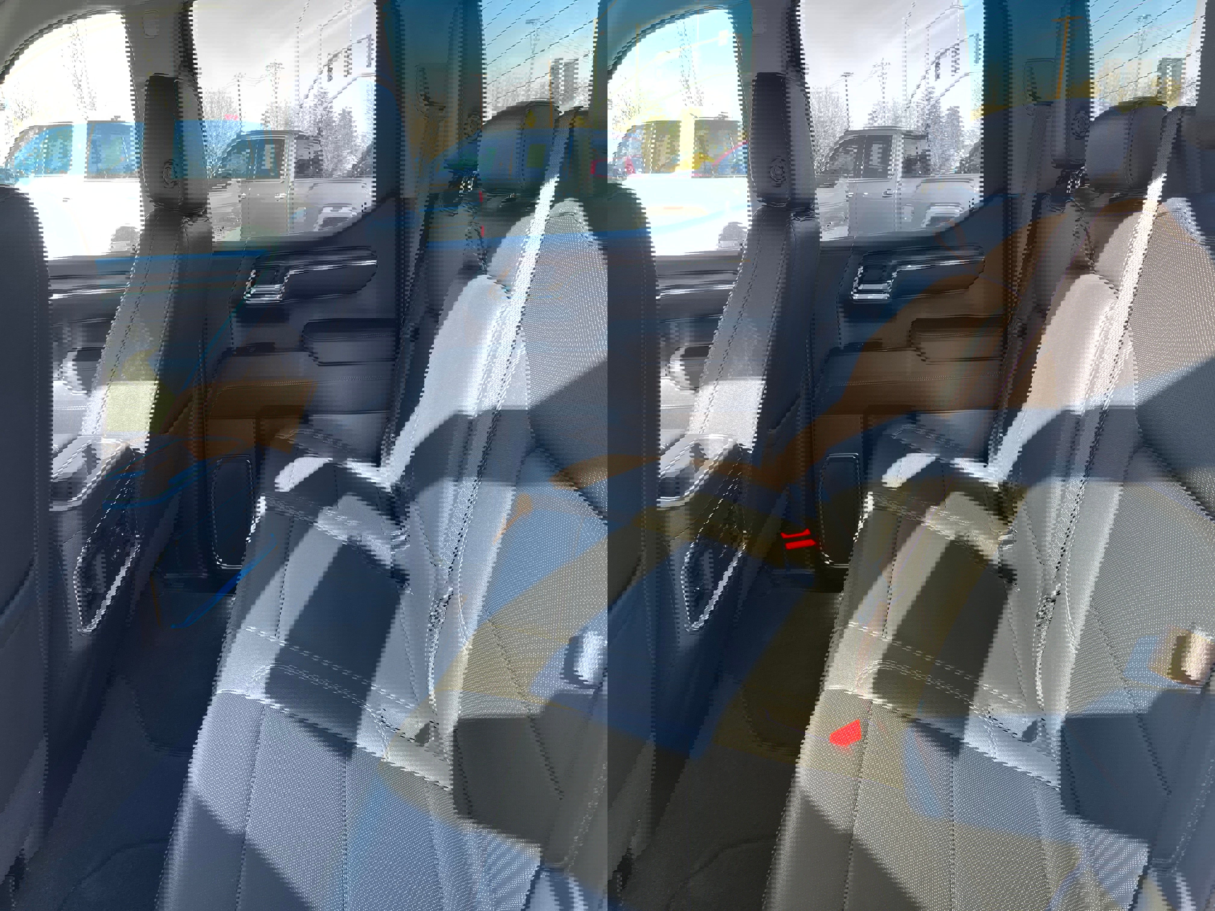 Used 2023 GMC Sierra 1500 SLT w/ SLT Convenience Package image 16