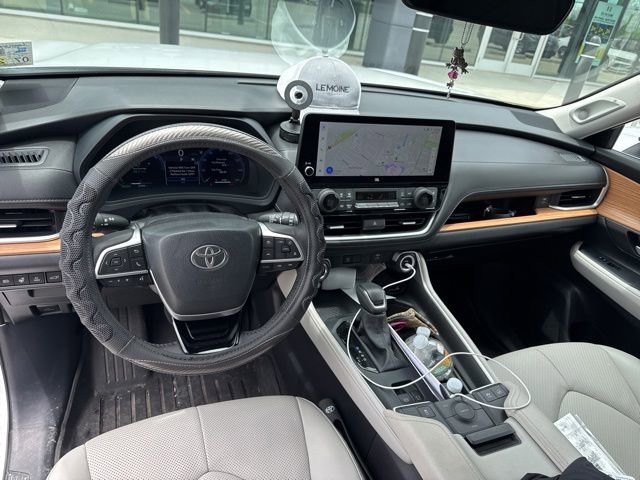 Used 2025 Toyota Grand Highlander AWD Hybrid image 16