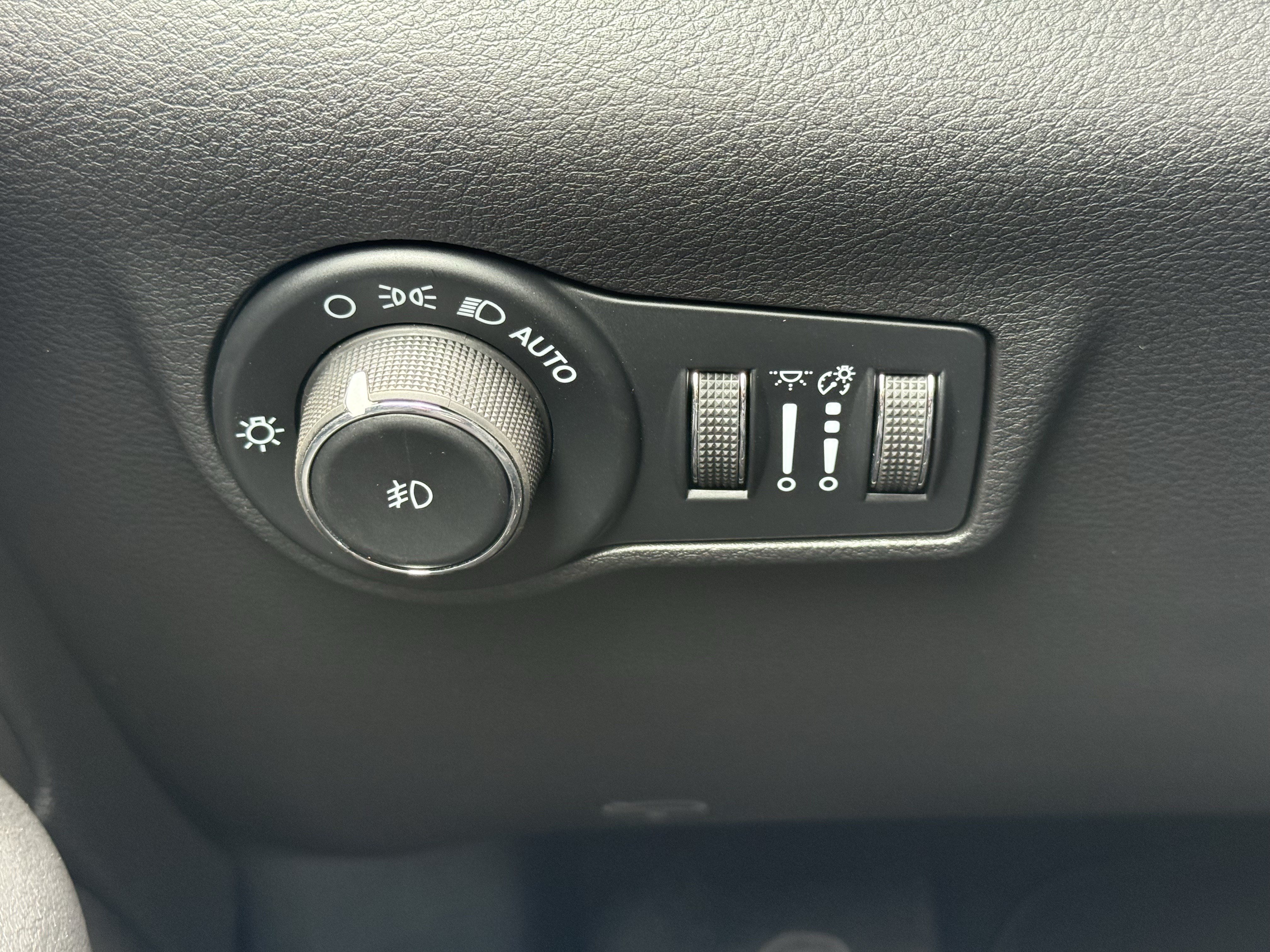 New 2026 Jeep Compass Latitude AWD/4WD image 28