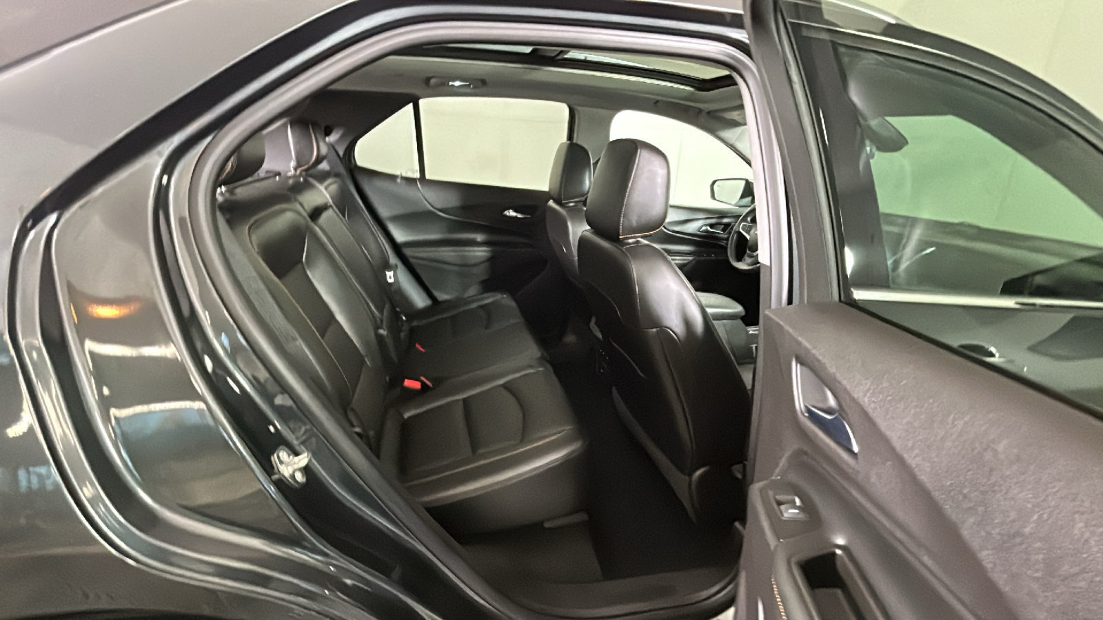 Used 2019 Chevrolet Equinox Premier AWD/4WD image 35