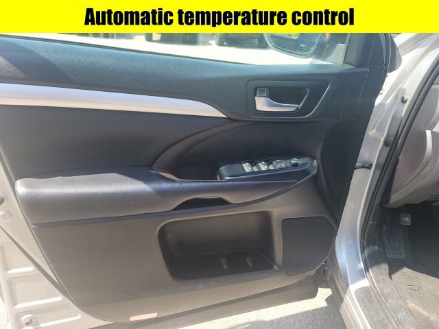 Used 2019 Toyota Highlander XLE image 8