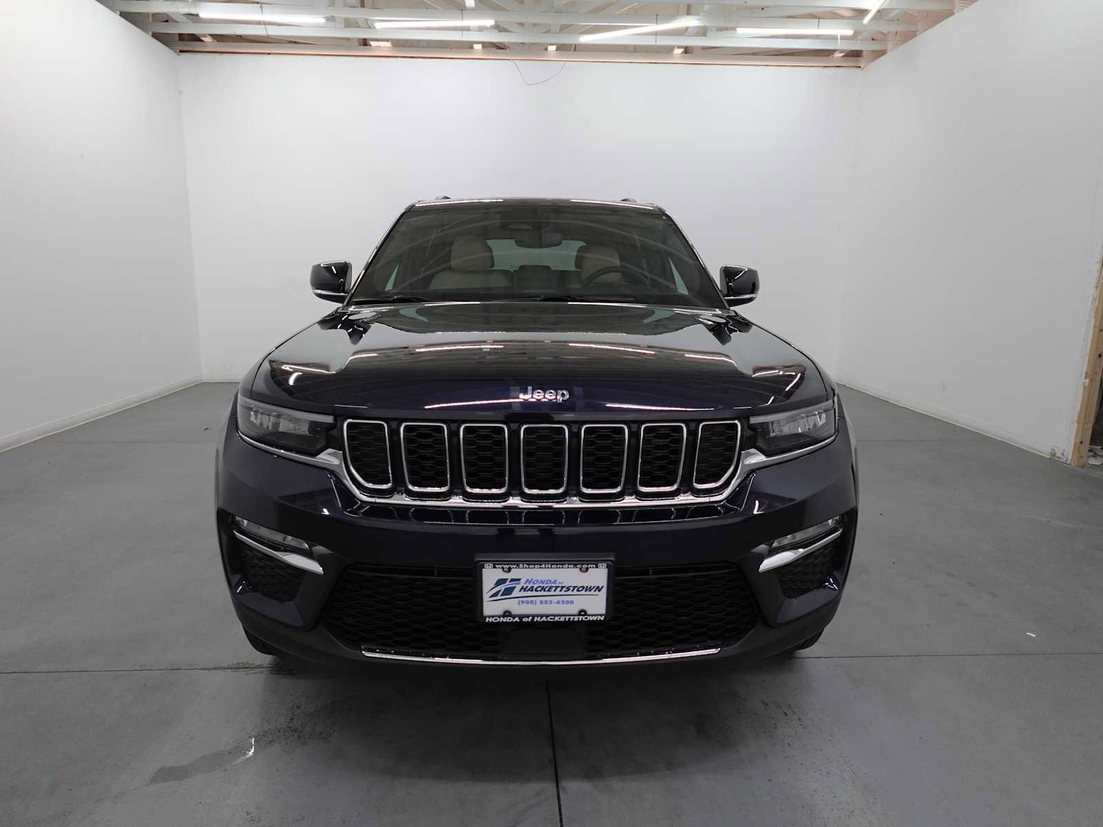 Used 2023 Jeep Grand Cherokee 4WD 4xe image 2